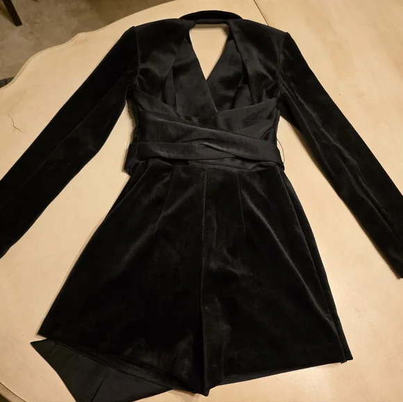 Express Velvet Open Back Blazer Romper | Sexy Formal Date Night 🖤✨Size 2. - Picture 6 of 10